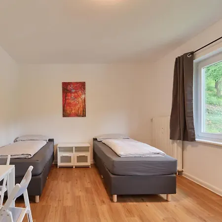 Feriehus Monteurwohnungen - Romika - Naehe Trier - Grosser Parkplatz Gusterath