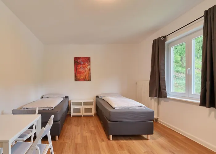 Feriehus Monteurwohnungen - Romika - Naehe Trier - Grosser Parkplatz Gusterath